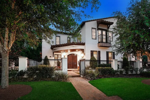 $1,175,000 | 110 Lakeside Cove, The Woodlands, TX 77380