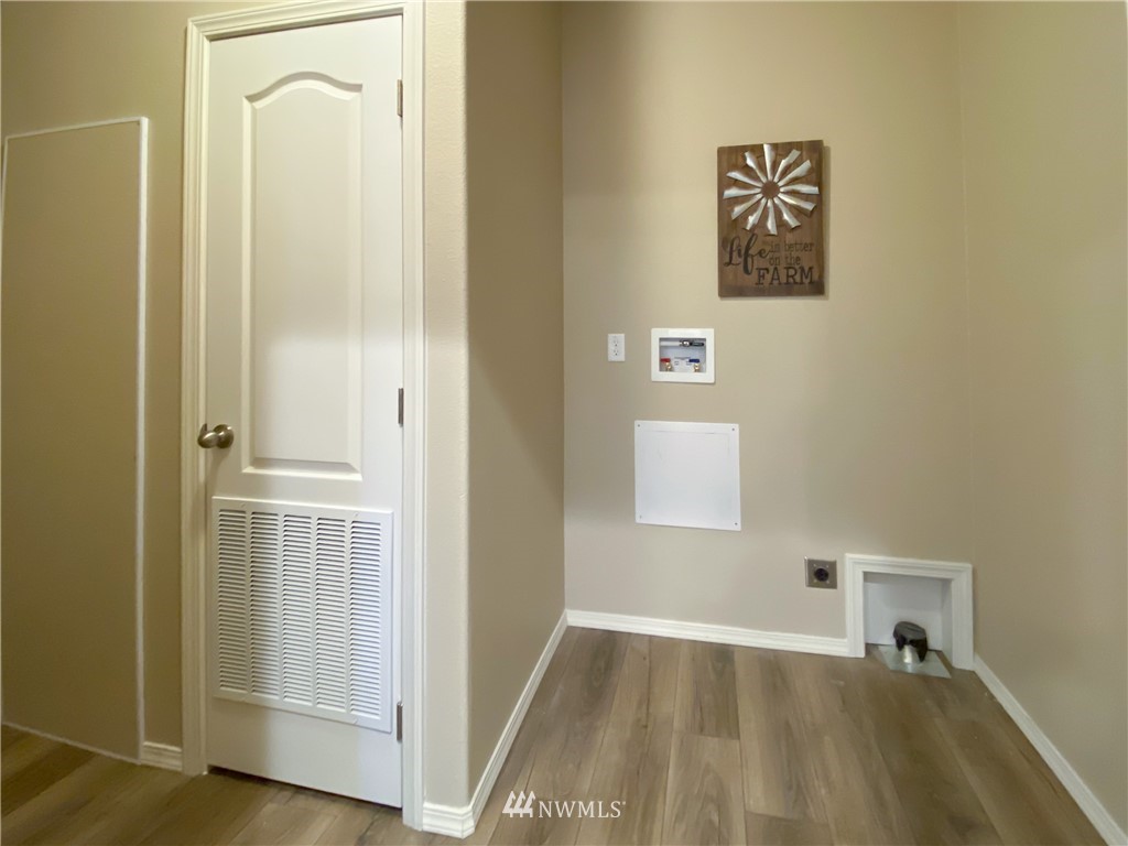 5445 Stringtown Road East Eatonville, WA 98328 - Photo 22 of 39