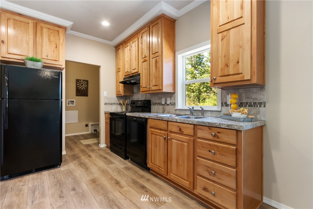 5445 Stringtown Road East Eatonville, WA 98328 - Photo 8 of 39