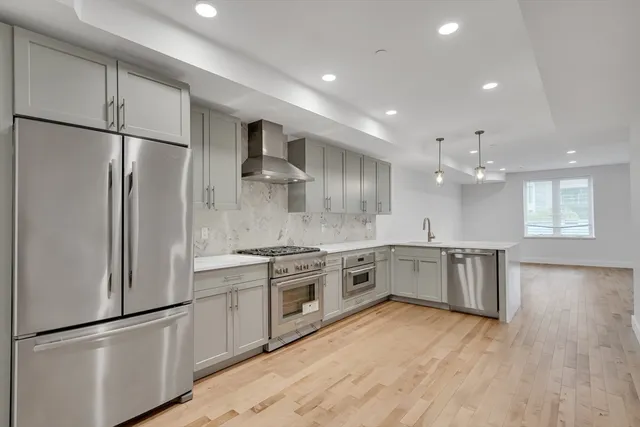 $3,600 | 50 Hichborn Street, Unit 408, Boston, MA 02135