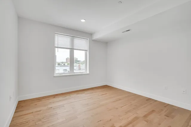 $3,600 | 50 Hichborn Street, Unit 408, Boston, MA 02135