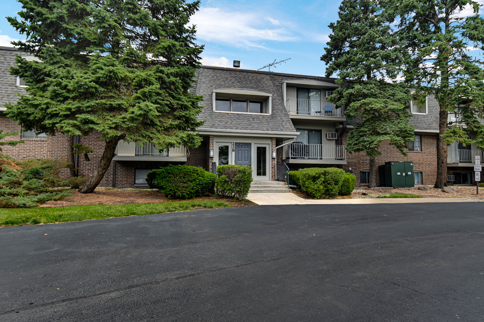 228 East Bailey Road, Unit A Naperville, IL 60565 - Photo 2 of 23