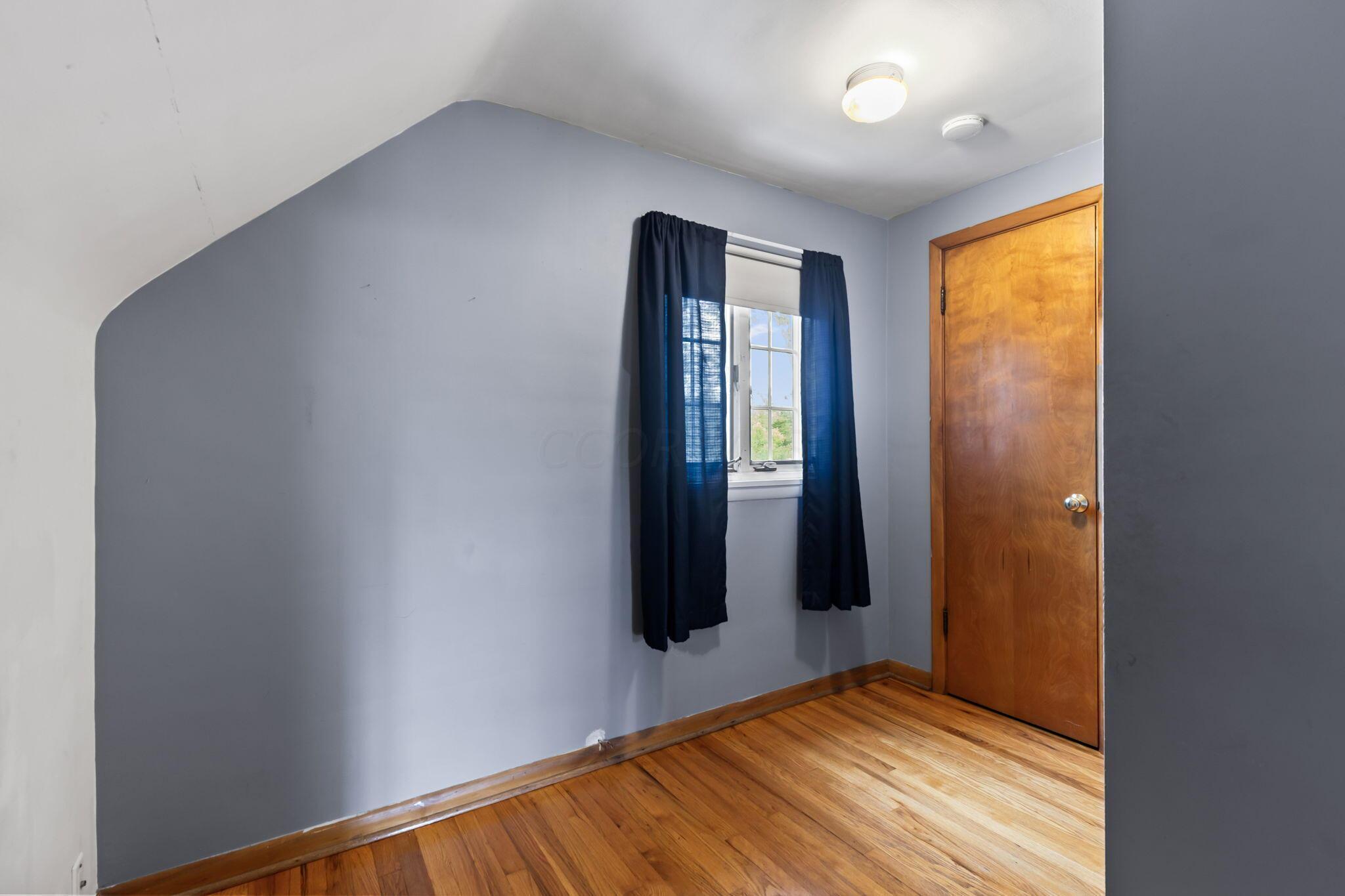 2796 Brandon Road Columbus, OH 43221 - Photo 20 of 44 Upstairs Landing