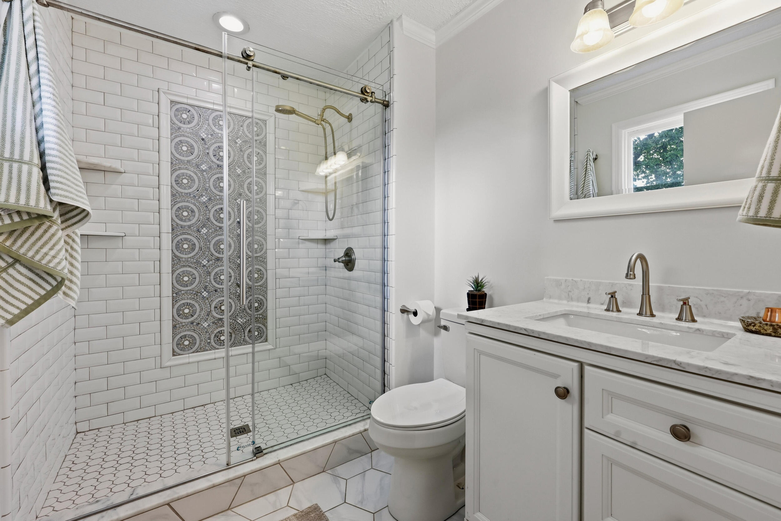 625 Severn Way Lexington, KY 40503 - Photo 20 of 38 Primary Bathroom
