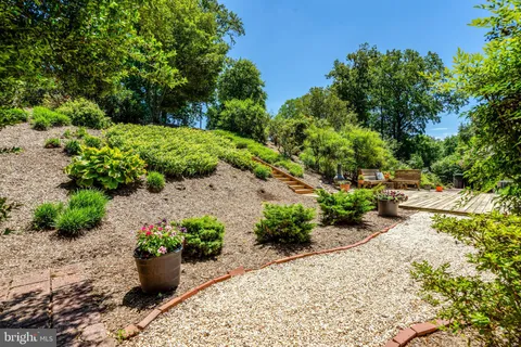 $685,000 | 7618 Highland Street, Springfield, VA 22150