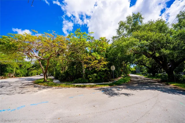 $15,000 | 2855 Southwest 17th Avenue, Miami, FL 33133