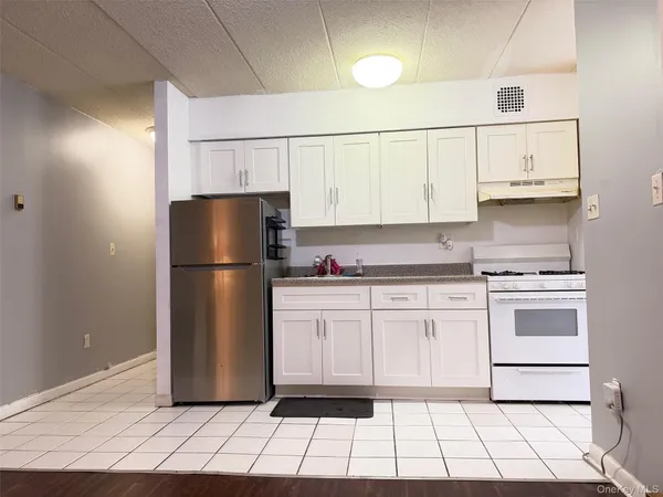 $419,000 | 43-04 158th Street, Unit 3E | Flushing