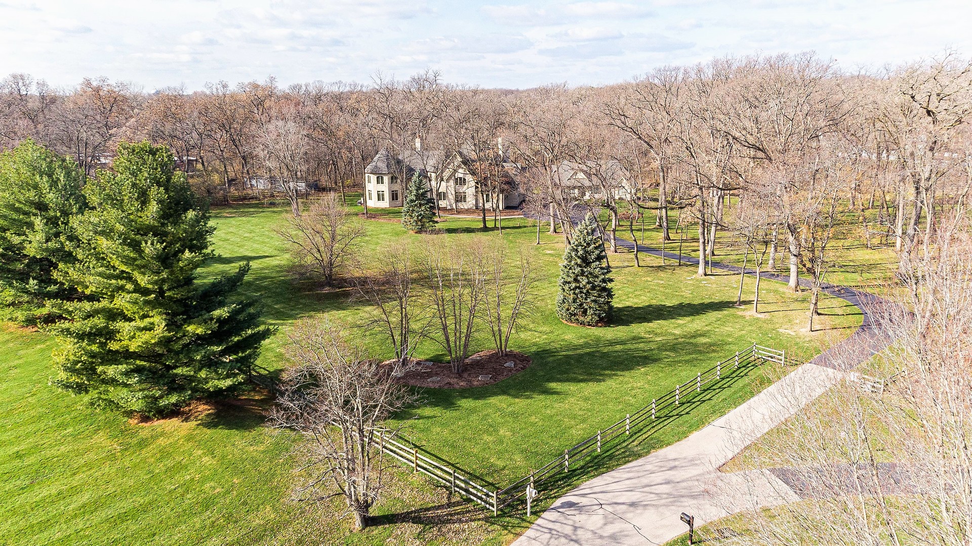 33W644 White Thorne Road Wayne, IL 60184 - Photo 2 of 59 Gallery Image 2
