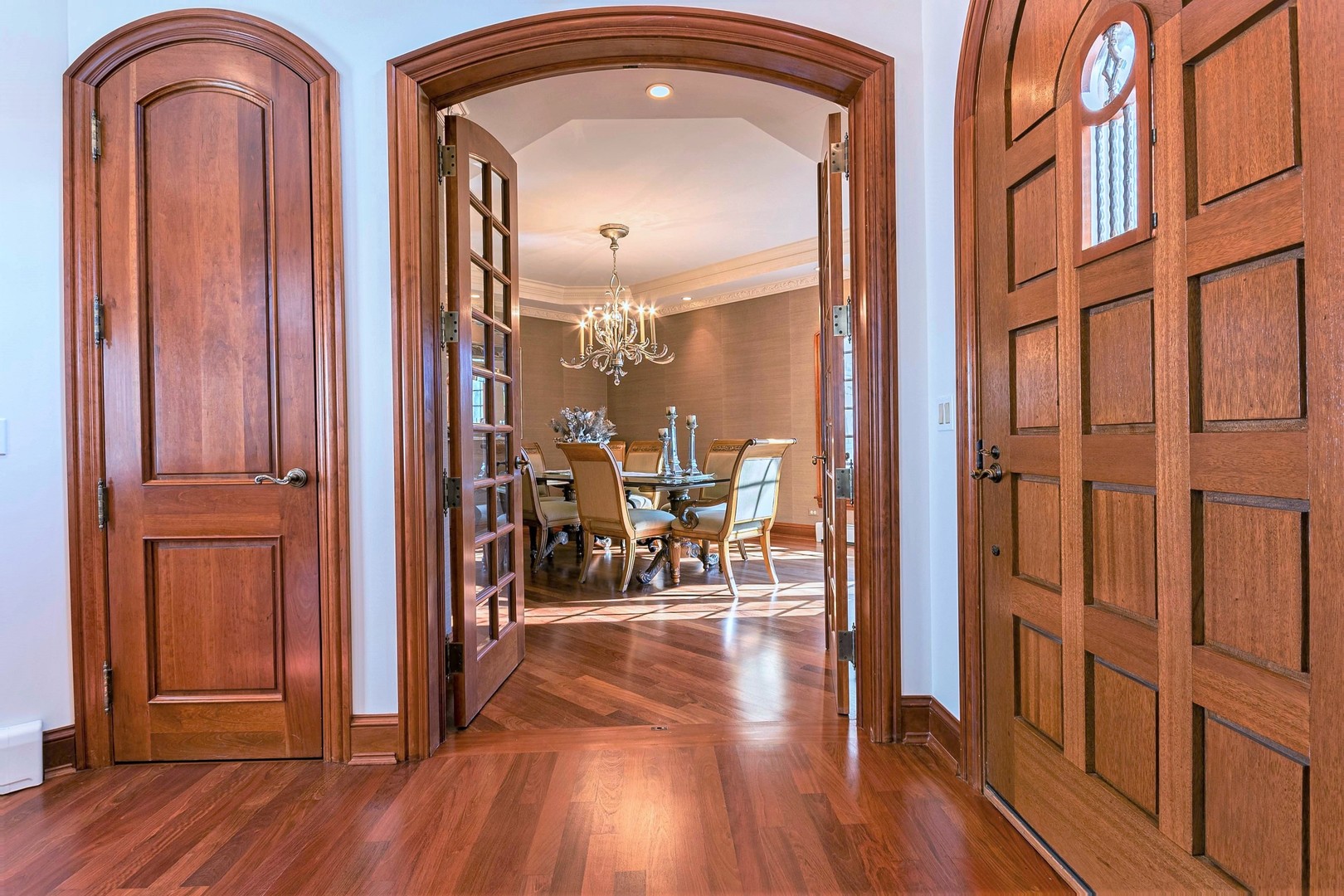 33W644 White Thorne Road Wayne, IL 60184 - Photo 13 of 59 Gallery Image 13