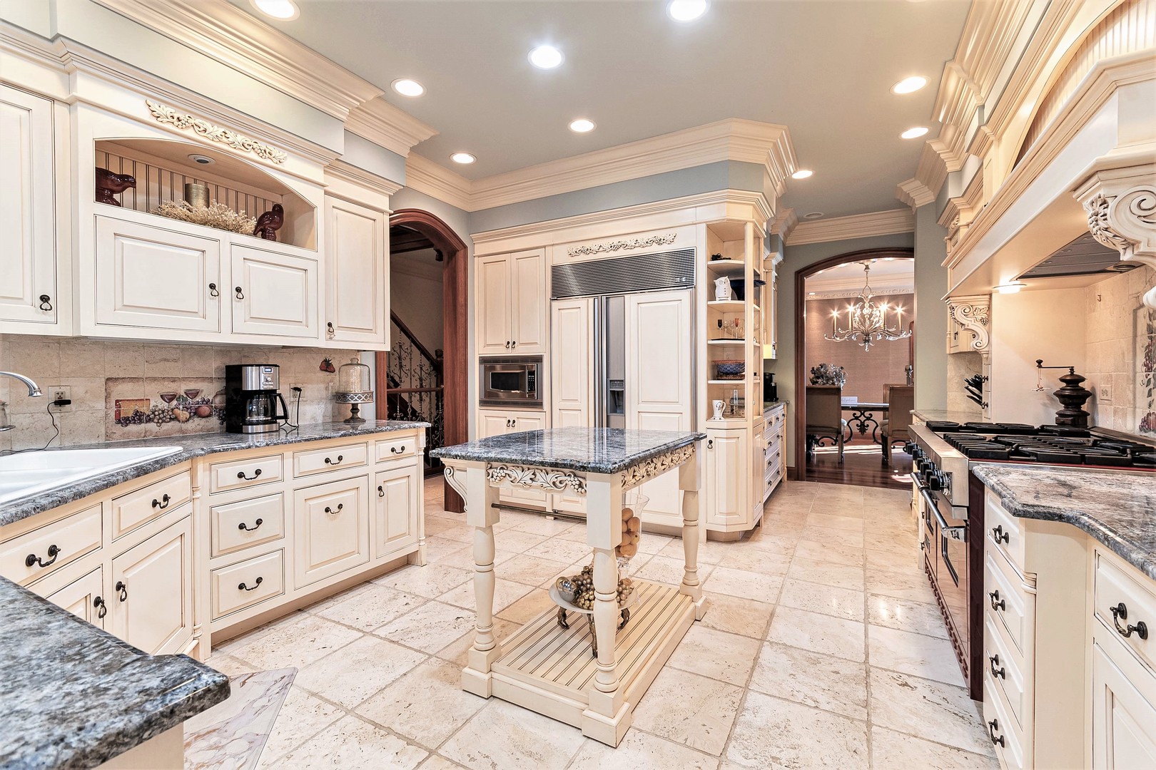 33W644 White Thorne Road Wayne, IL 60184 - Photo 17 of 59 Gallery Image 17