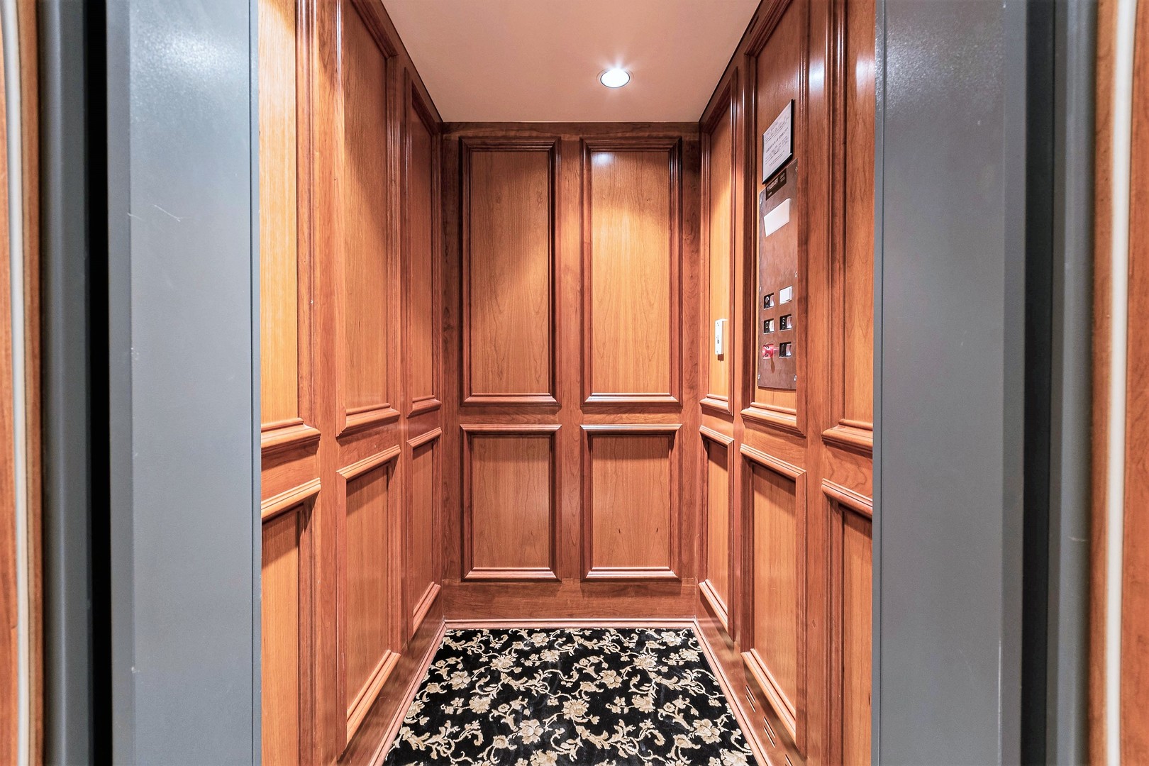 33W644 White Thorne Road Wayne, IL 60184 - Photo 29 of 59 Gallery Image 29