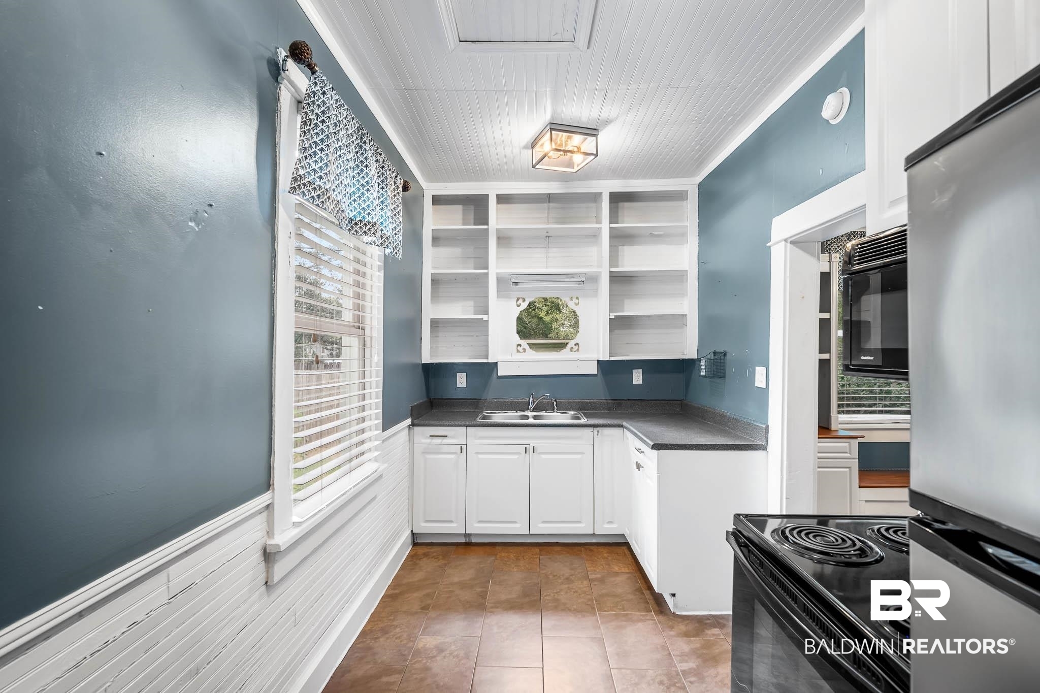106 Macy Place Mobile, AL 36604 - Photo 8 of 24 Kitchen