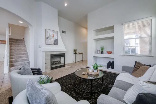 $424,999 | 673 West Fontaine Lane, Clovis, CA 93619