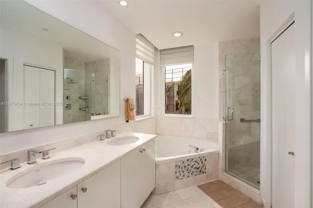 $6,200 | 901 Brickell Key Boulevard, Unit 509, Miami, FL 33131