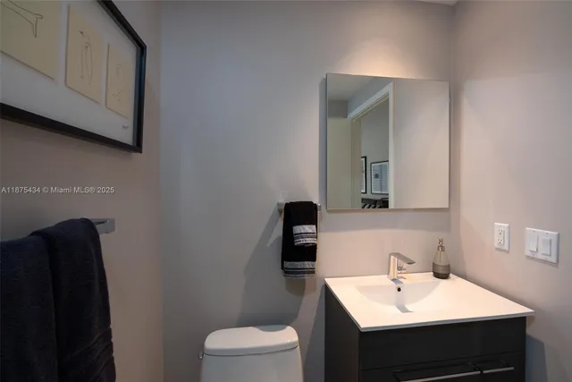 $6,200 | 901 Brickell Key Boulevard, Unit 509, Miami, FL 33131