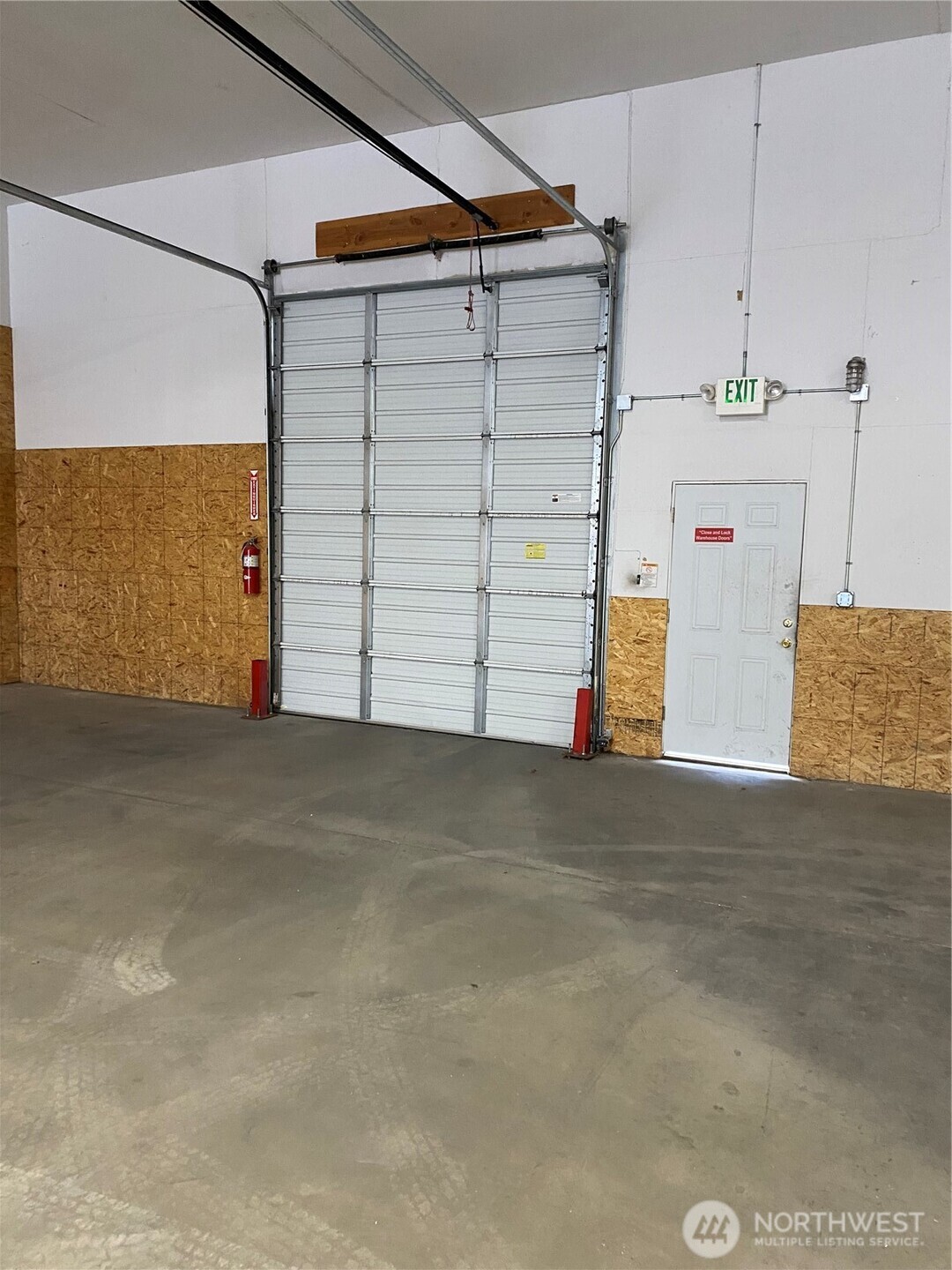 14277 Us Highway Entiat, WA 98822 - Photo 7 of 18 a view of a garage