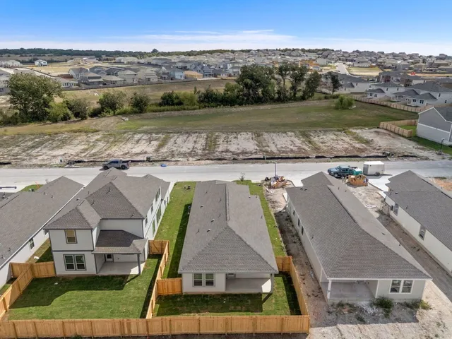 $284,998 | 133 Hatari Trail, Jarrell, TX 76537