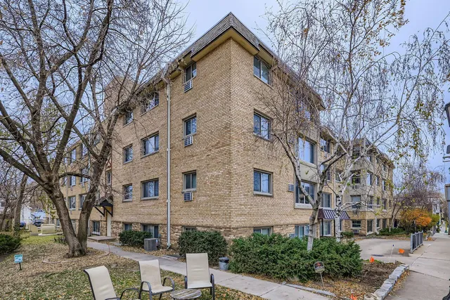 $260,000 | 2727 West 43rd Street, Unit 303, Minneapolis, MN 55410