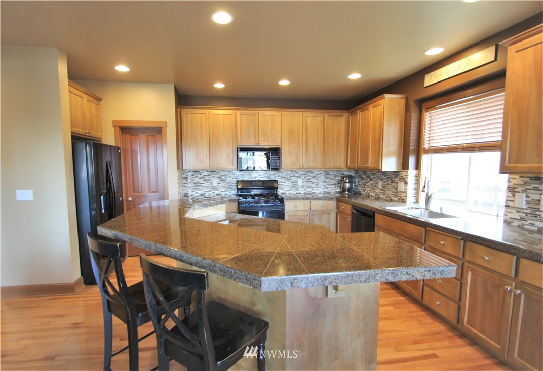17059 168th Court Southeast Renton, WA 98058 - Photo 2 of 25 Gallery Image 2