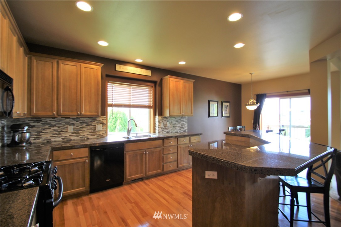 17059 168th Court Southeast Renton, WA 98058 - Photo 3 of 25 Gallery Image 3
