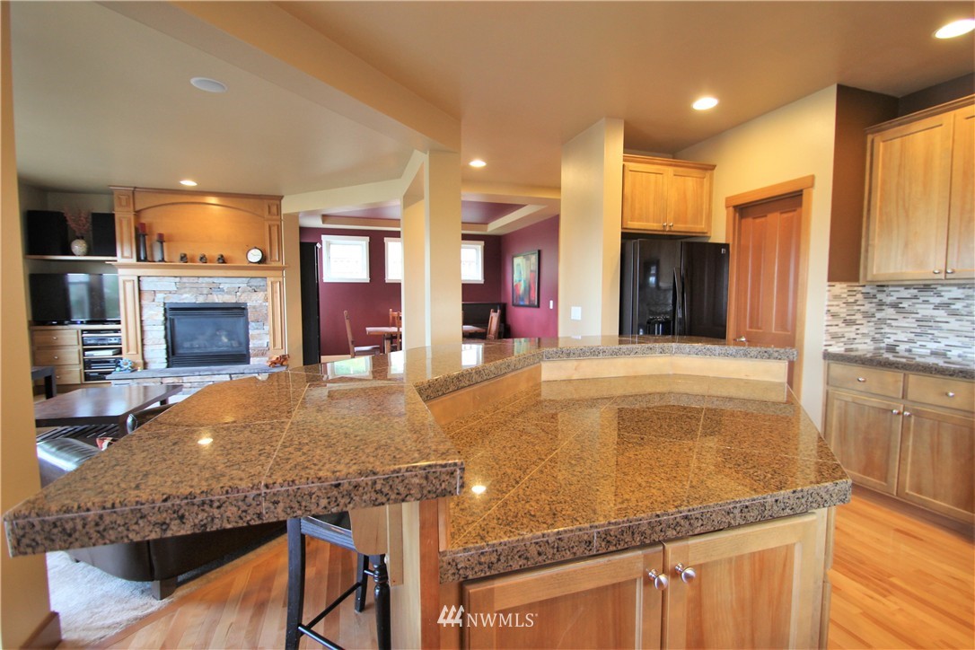 17059 168th Court Southeast Renton, WA 98058 - Photo 6 of 25 Gallery Image 6