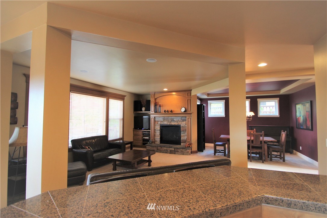 17059 168th Court Southeast Renton, WA 98058 - Photo 7 of 25 Gallery Image 7