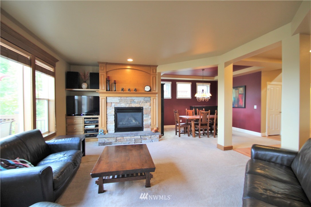 17059 168th Court Southeast Renton, WA 98058 - Photo 9 of 25 Gallery Image 9