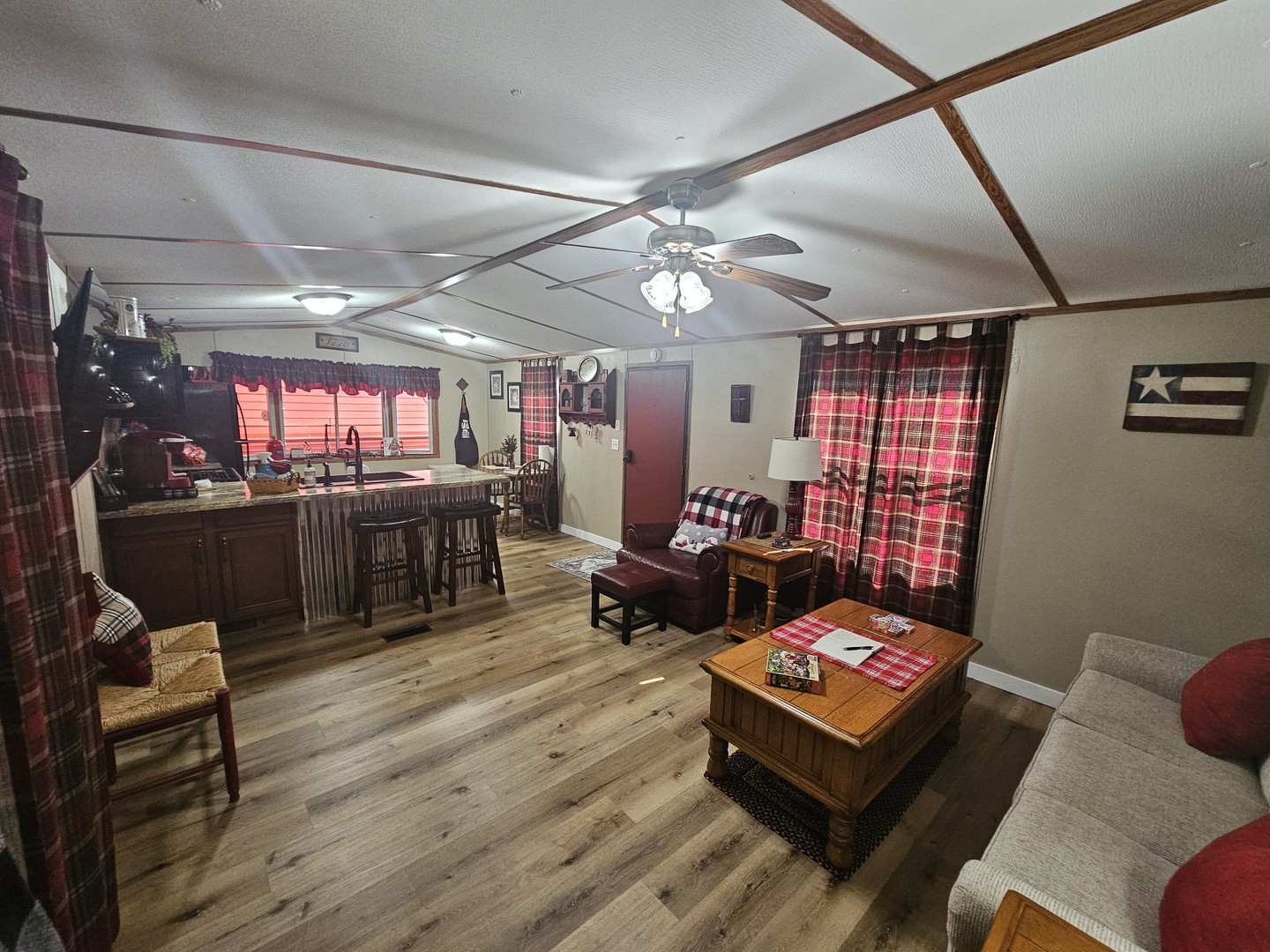 190 West 5th Street Bonnie, IL 62816 - Photo 14 of 25 a living room with furniture and a wooden floor