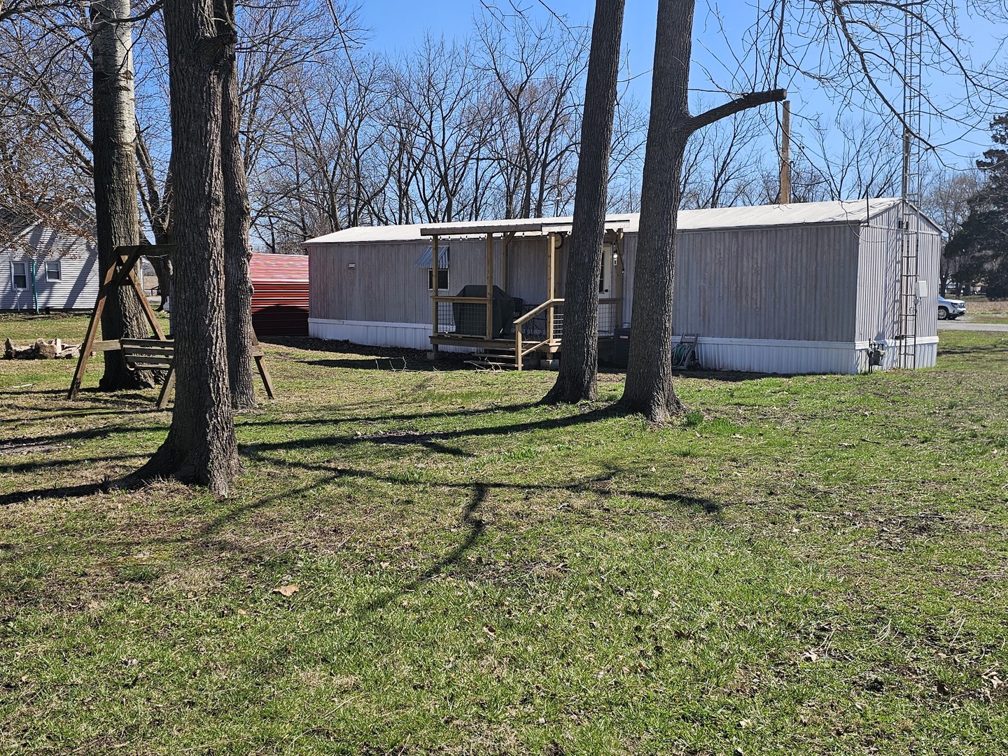 190 West 5th Street Bonnie, IL 62816 - Photo 5 of 25 a view of backyard with green space