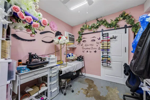 $2,200 | 922 Gilpin Street, Houston, TX 77034