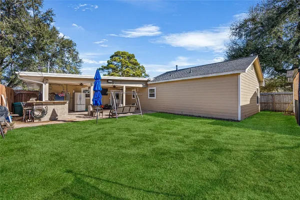 $2,200 | 922 Gilpin Street, Houston, TX 77034