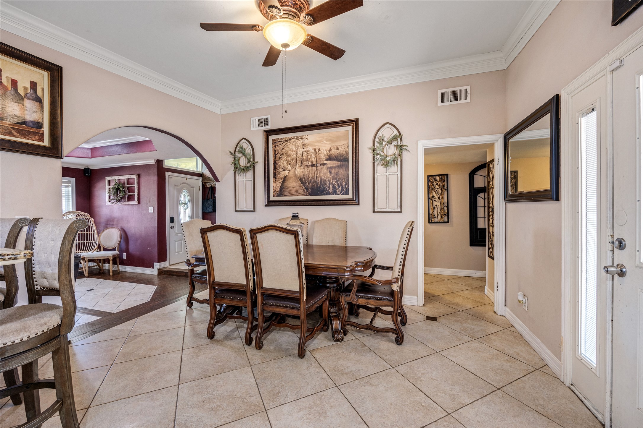 922 Gilpin Street Houston, TX 77034 - Photo 8 of 26 a view of a dining room with furniture