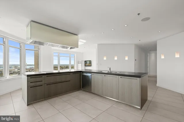 a view of terrace with city view