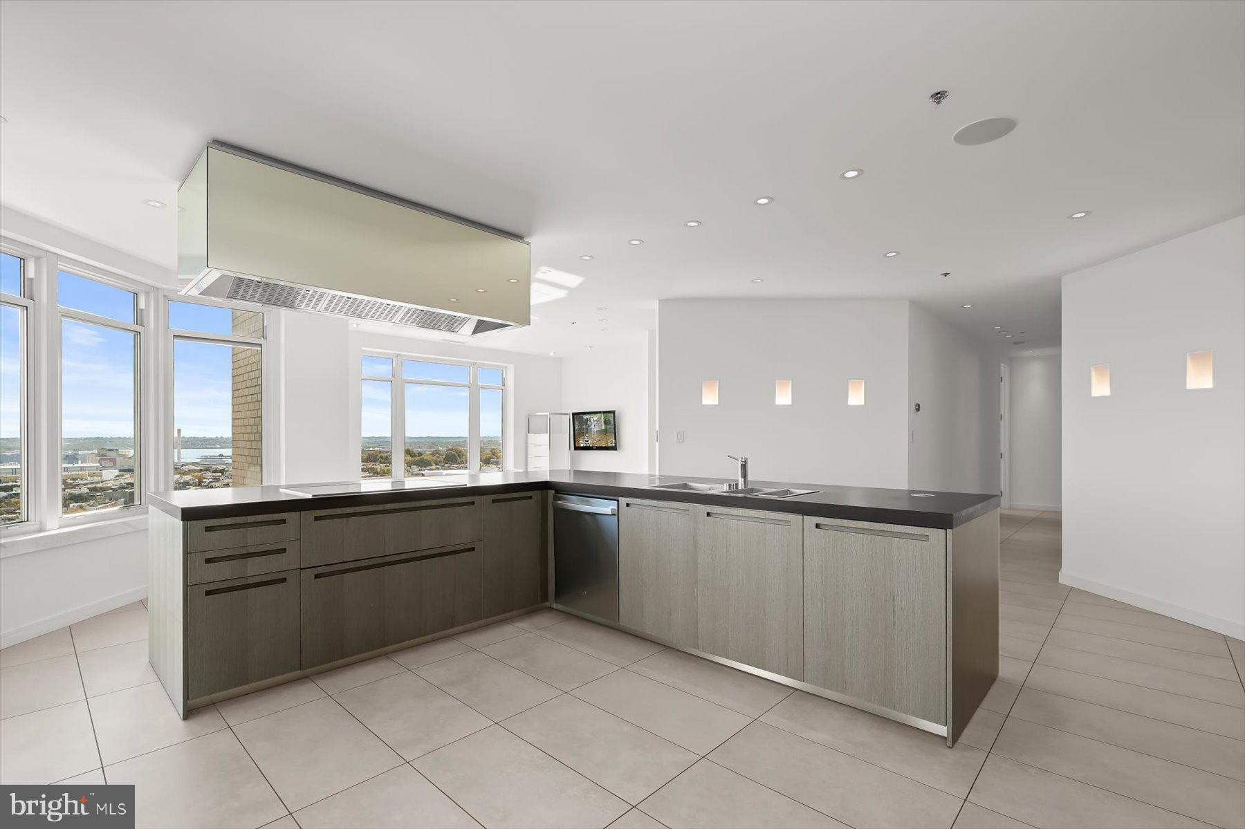 100 Harborview Drive, Unit 1901 Baltimore, MD 21230 - Photo 22 of 107