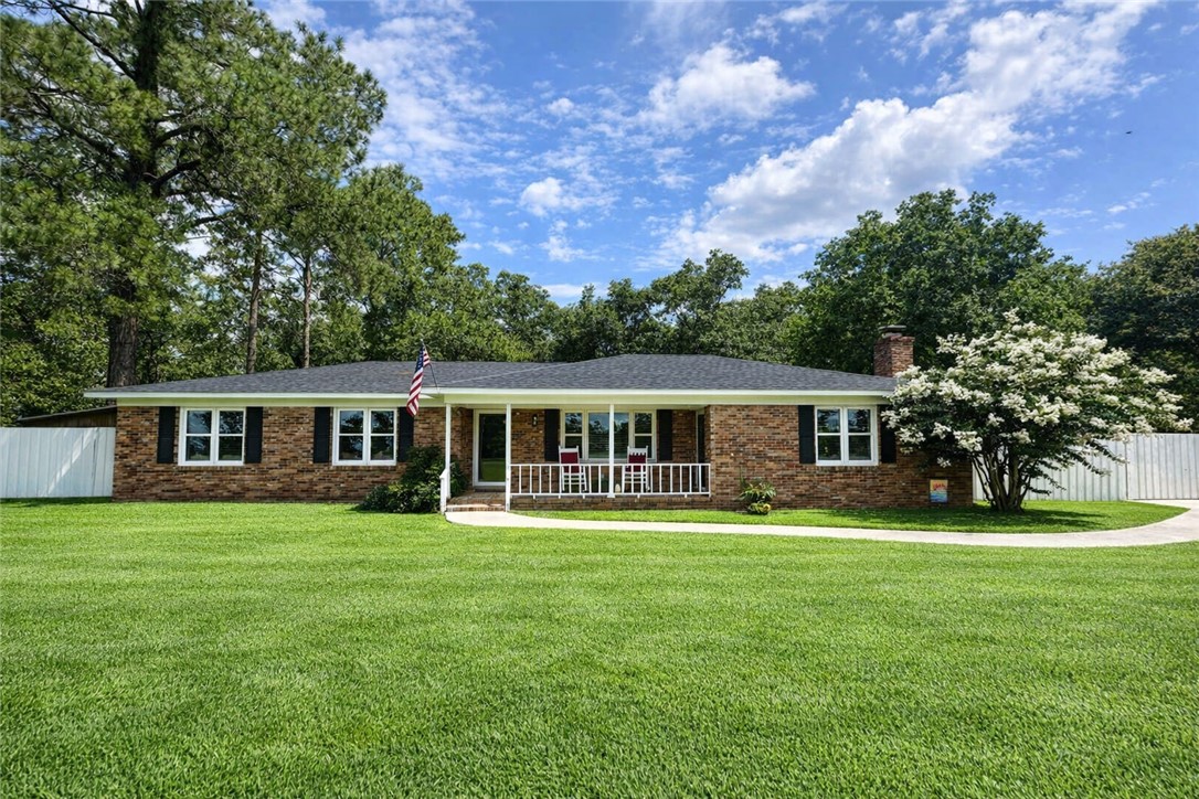 2026 Ellis Lane Blackshear, GA 31516 - Photo 4 of 23