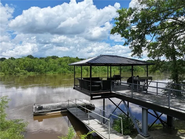 $320,000 | 315 Getaway Lane, Surrency, GA 31563