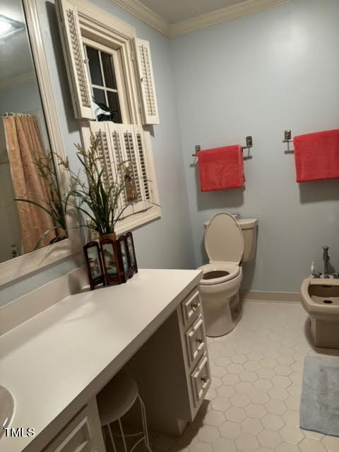 7 Hastings Square Durham, NC 27707 - Photo 20 of 28 a bathroom with a sink a toilet and mirror