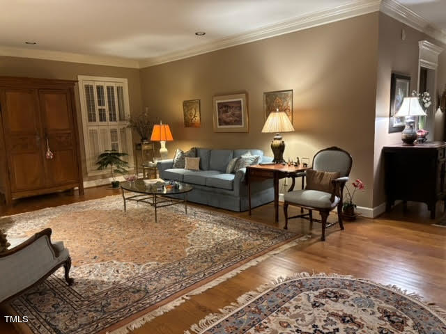 7 Hastings Square Durham, NC 27707 - Photo 9 of 28 a living room with furniture rug and lamp