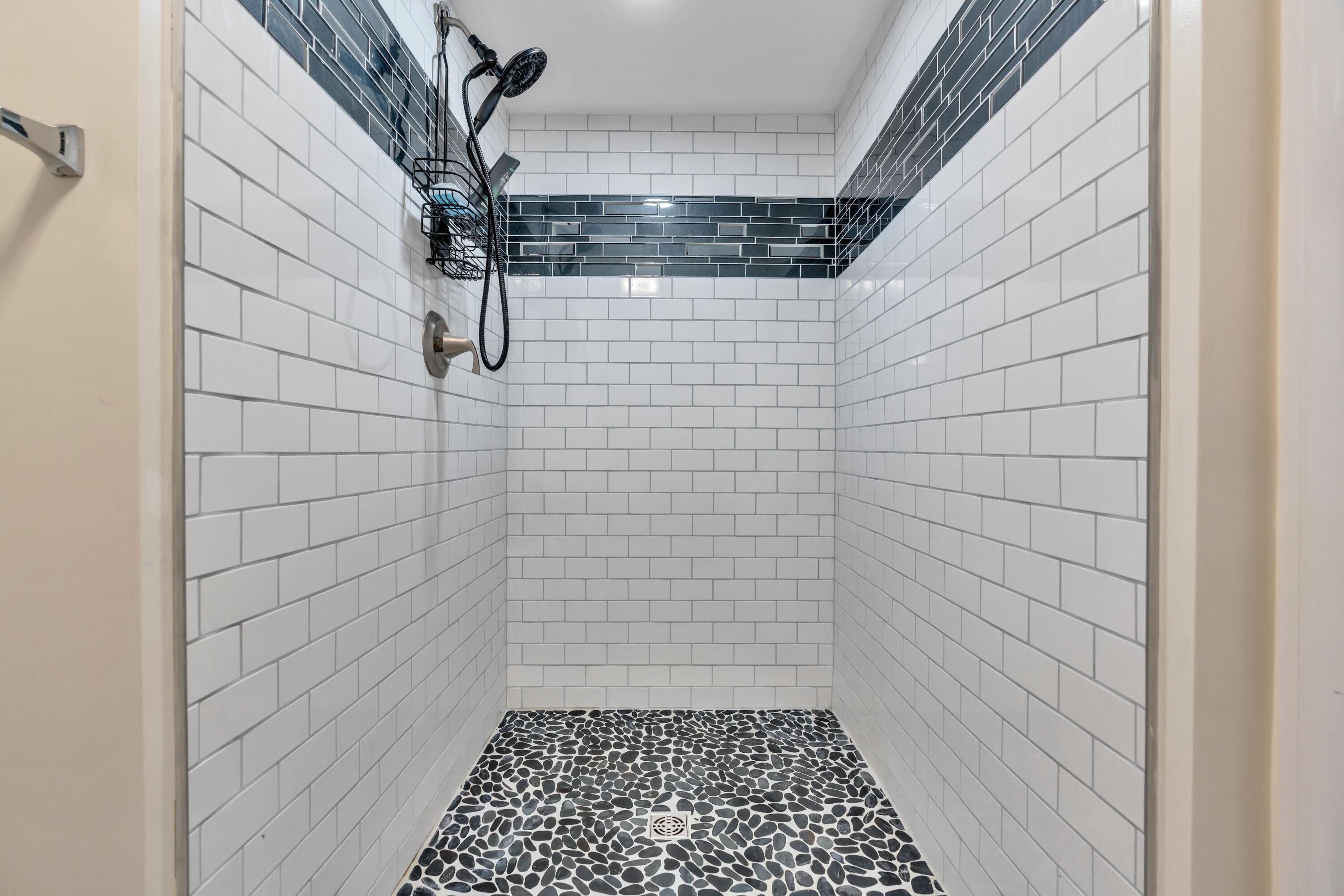 49 Old Falls Road Kennebunk, ME 04043 - Photo 18 of 24 shower