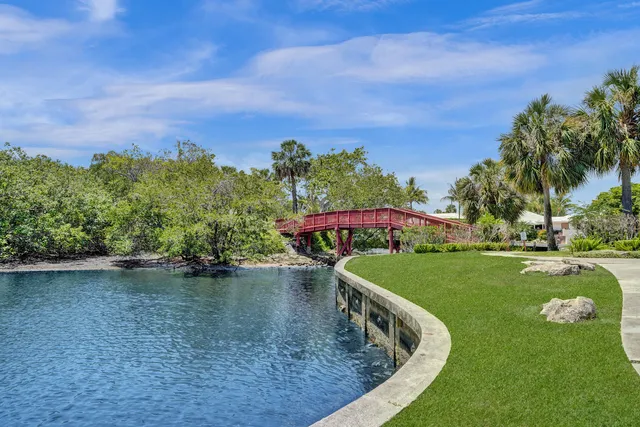 $749,900 | 894 Camino Gardens Lane, Boca Raton, FL 33432