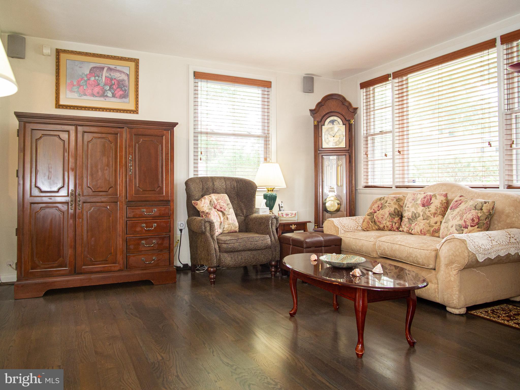 7734 Carter Road Sykesville, MD 21784 - Photo 9 of 31 Living Room