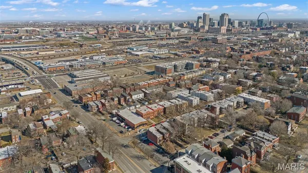 $1,250 | 2348 Rutger Street, Unit B, St. Louis, MO 63104