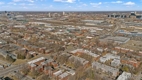$1,250 | 2348 Rutger Street, Unit B, St. Louis, MO 63104