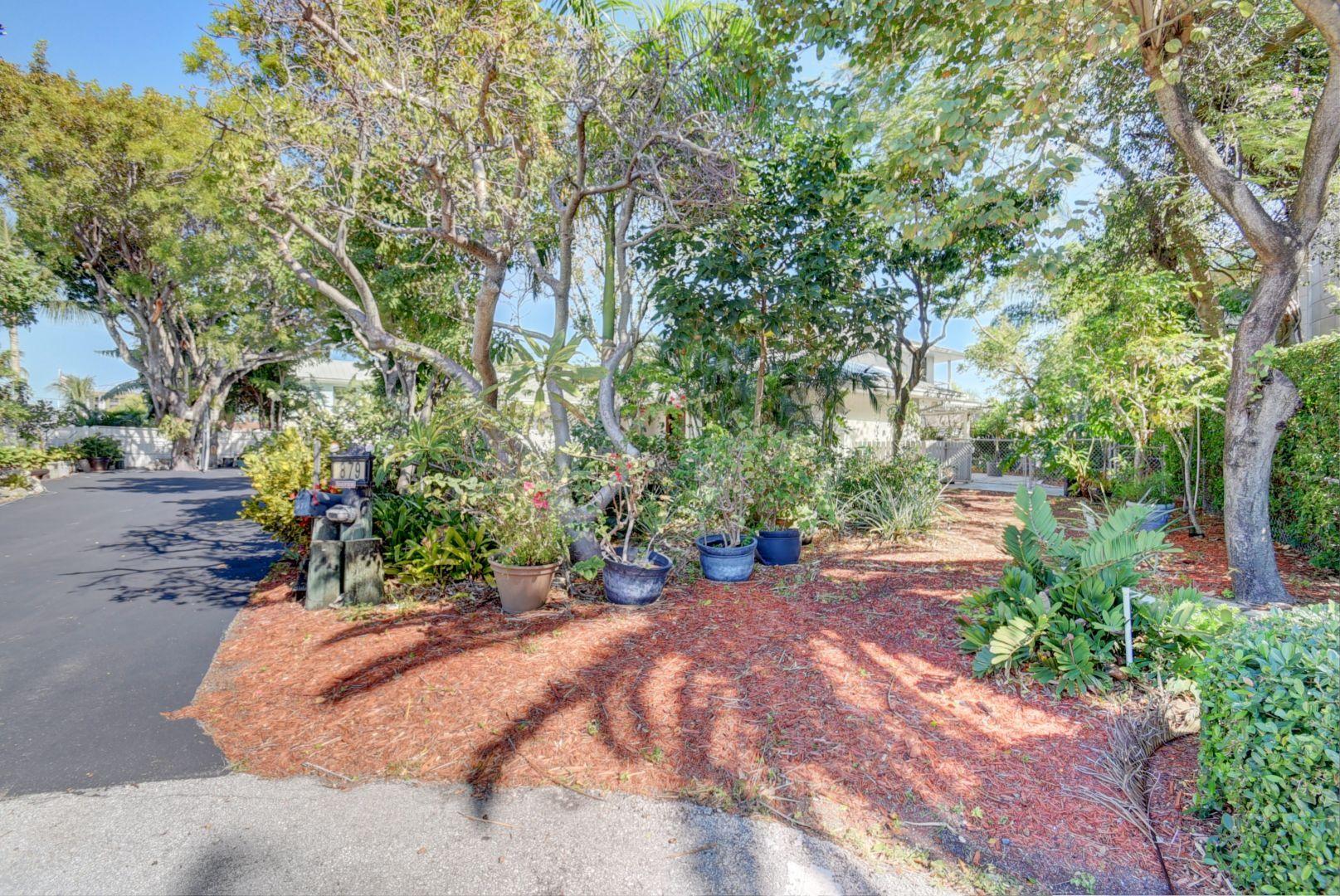 879 Berkley Street Boca Raton, FL 33487 - Photo 6 of 58 05_virtuals1 (5)