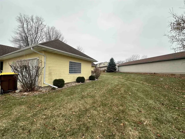 $219,900 | 734 South Canterbury, Freeport, IL 61032