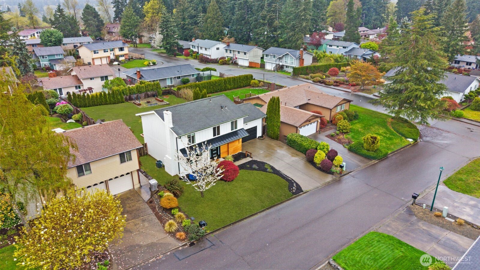 13080 Southeast 160th Place Renton, WA 98058 - Photo 2 of 34
