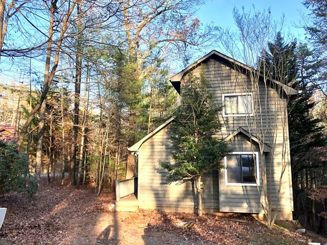 $1,800 | 109 Pine Ridge Road, Ellijay, GA 30536