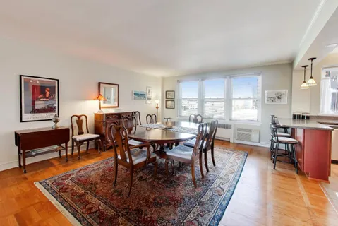 $549,000 | 1585 Ridge Avenue, Unit 505, Evanston, IL 60201