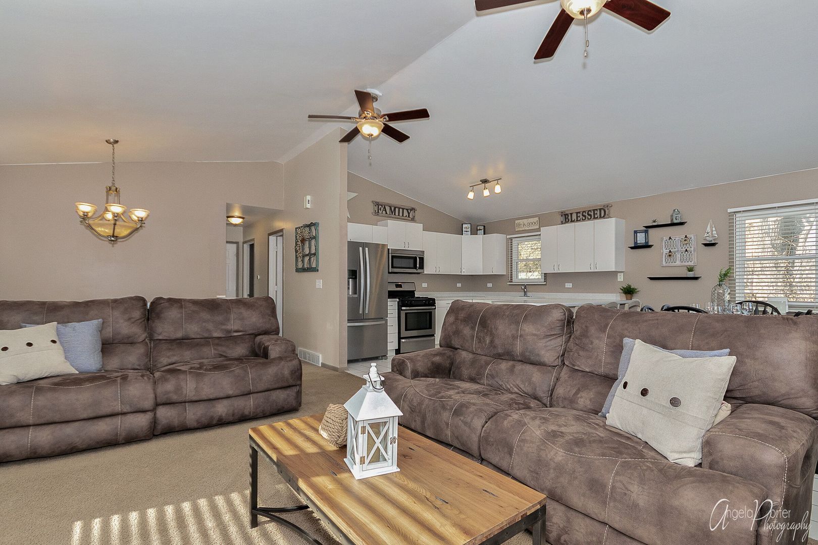 28451 Valley Road Ingleside, IL 60041 - Photo 2 of 21 a living room with furniture and kitchen view