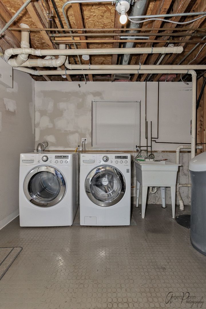 28451 Valley Road Ingleside, IL 60041 - Photo 15 of 21 a utility room with dryer and washer